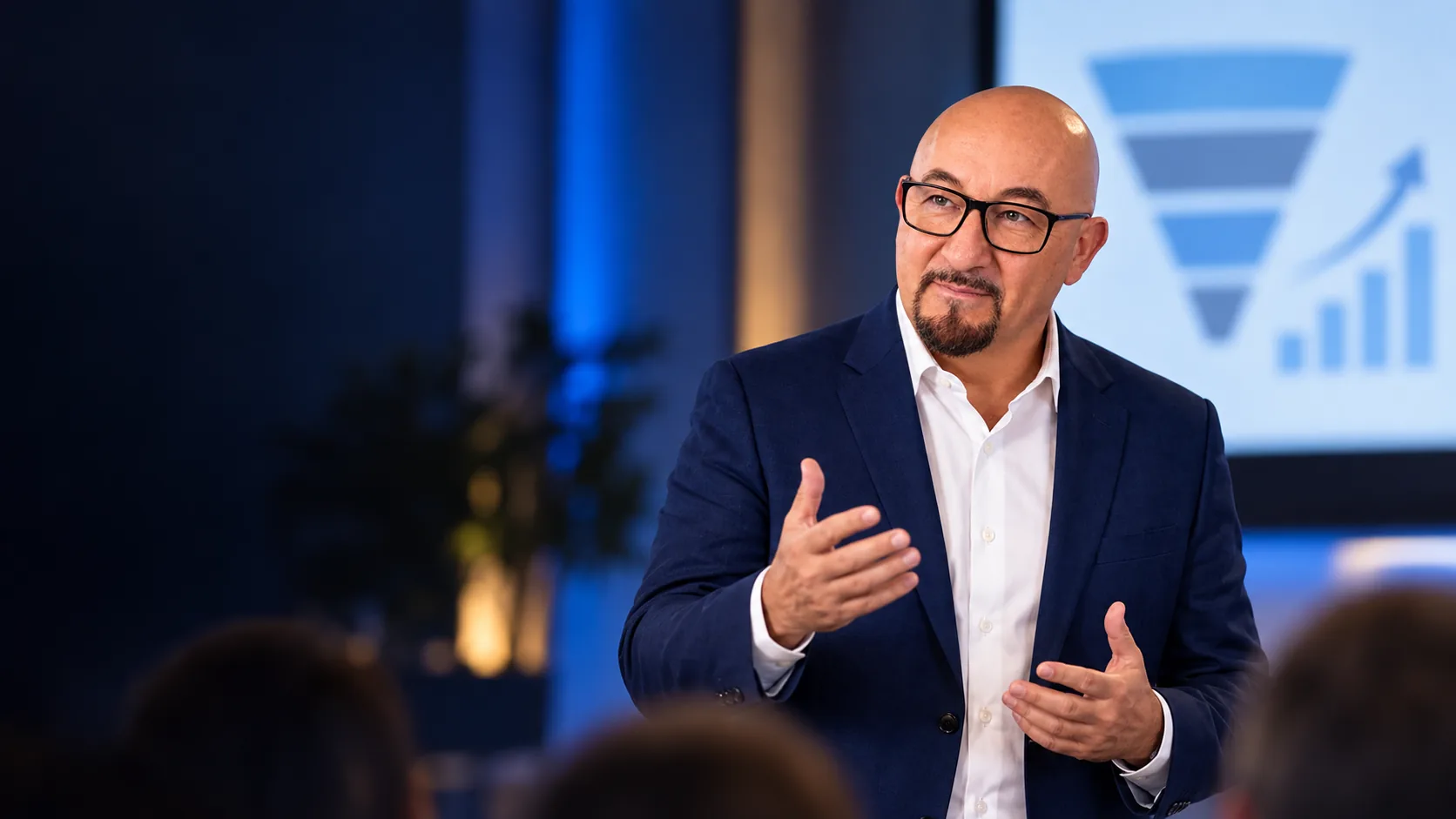 Alessandro Ferrari durante un intervento su vendita e negoziazione per aziende